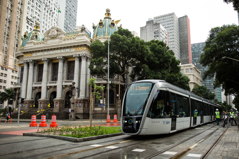 Com as linhas de VLT (Veículo Leve sobre Trilhos), o transporte coletivo nas grandes cidades brasileiras mudou completamente. Foto: André Motta
