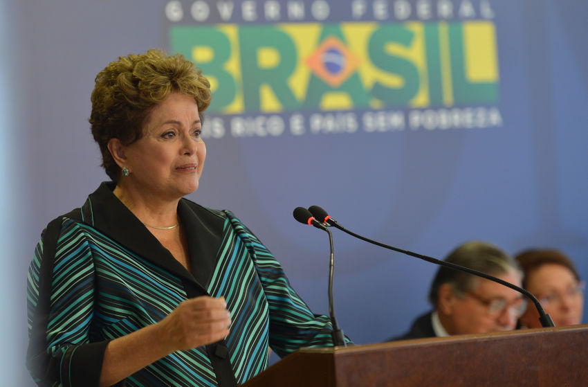 Presidenta Dilma Rousseff emocionada durante entrega do relatório da Comissão da Verdade. | Foto: Antônio Cruz/Agência Brasil