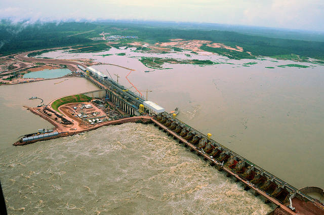 A hidrelétrica de Jirau, em Rondônia, é capaz de gerar energia para abastecer 10 milhões de moradias | Foto: Divulgação/PAC 2